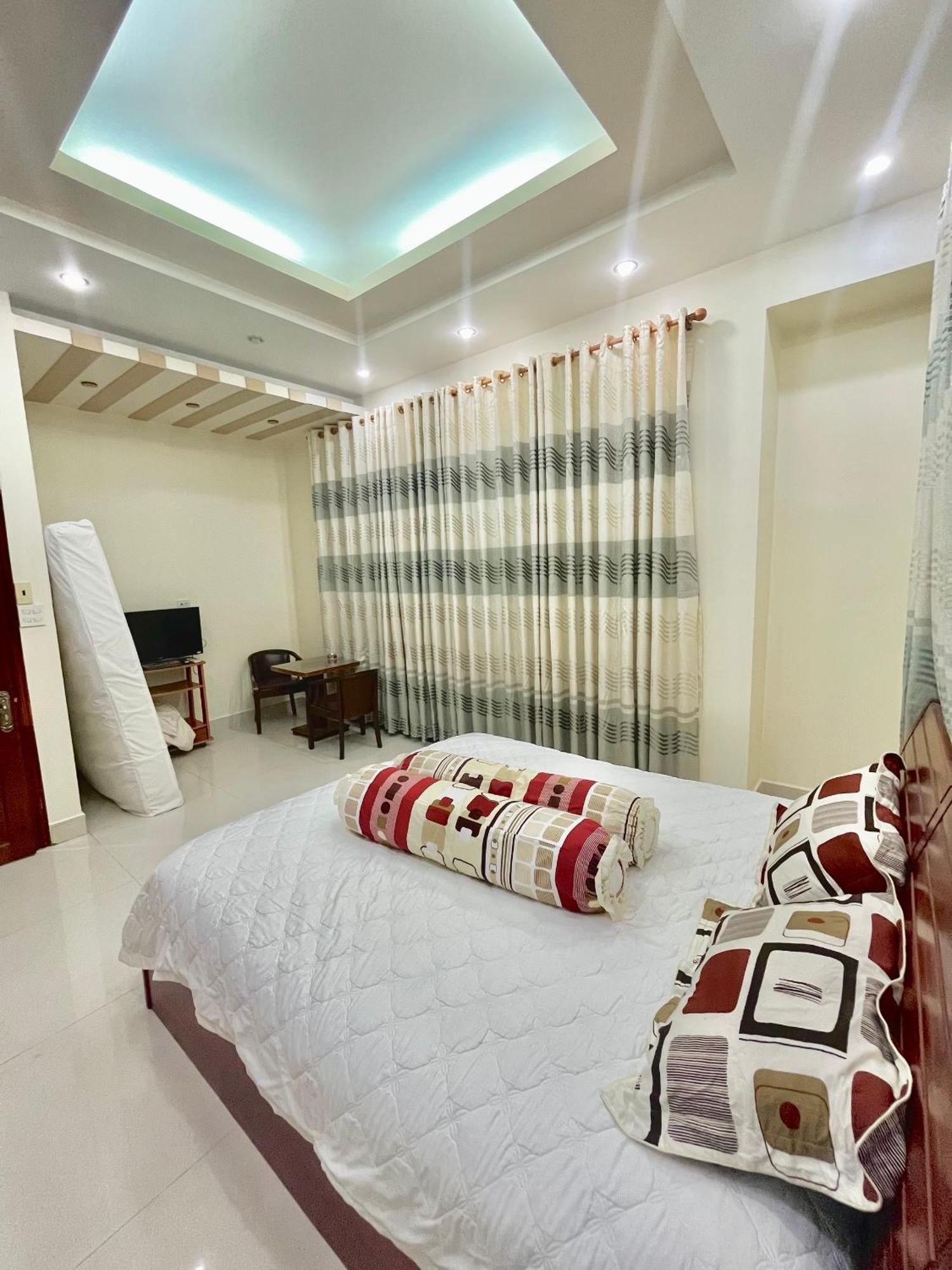 Cherry Homestay - Hoang De Motel チャウドック エクステリア 写真
